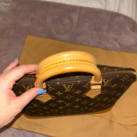 LOUIS VUITTON BAG - Picture 3 of 10